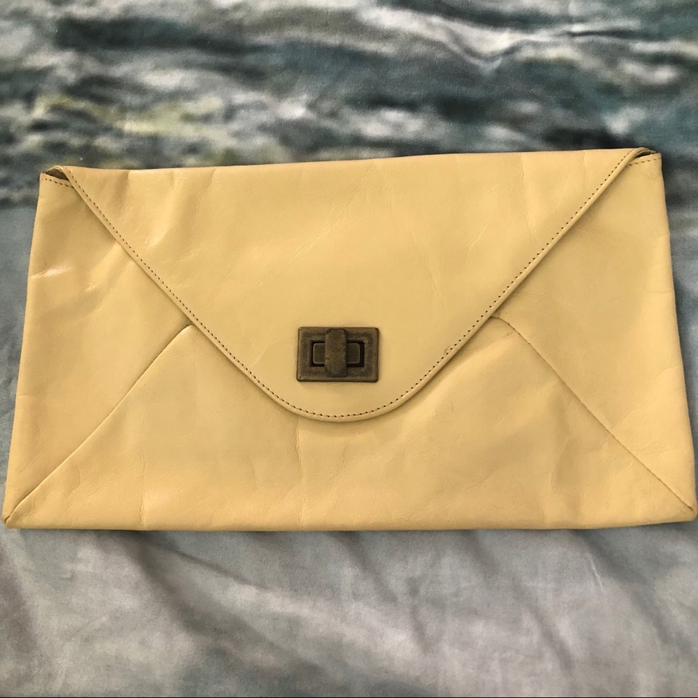 HOBO CLUTCH CREAM COLOR